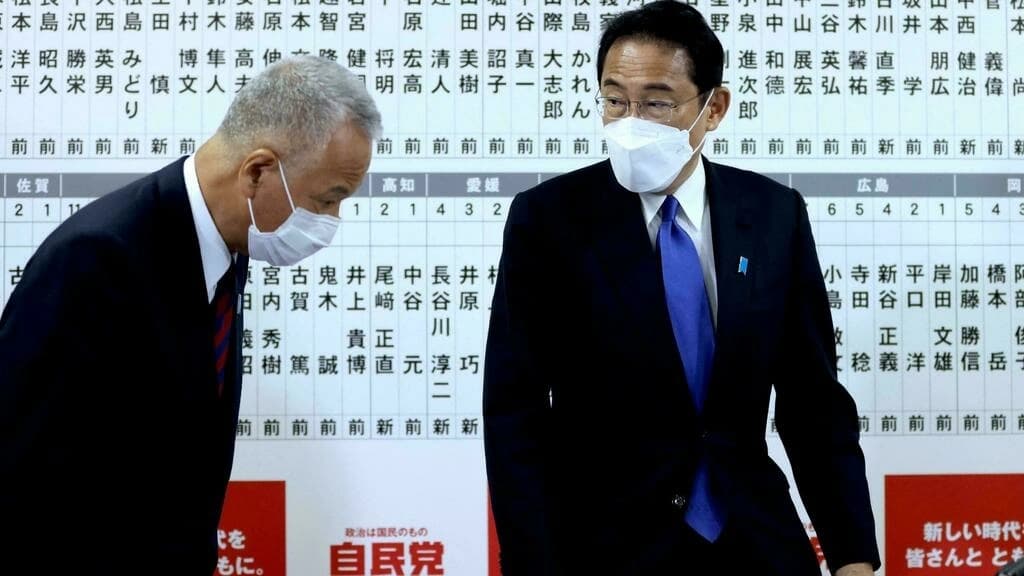 日本の選挙:連立与党は後退したが、僅差で過半数を維持
