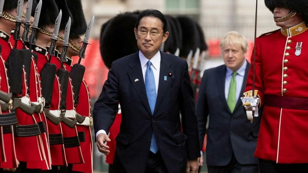 日本の首相がロンドンで防衛協定に調印