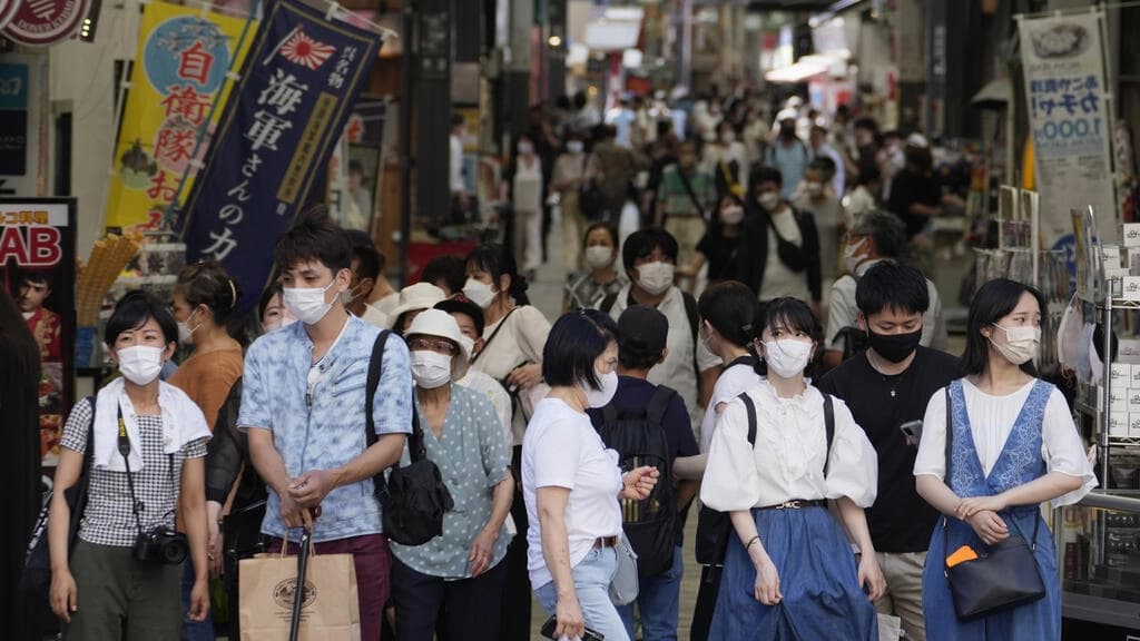日本が第7波の新型コロナに直面し、健康状態が悪化