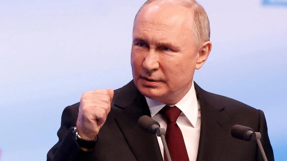 フランスのマクロンからプーチンの再選を祝福しない