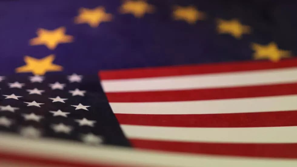 フランスのエマニュエル・マクロン大統領は金曜日に、EUに厳しい新しい関税を課すことを延期するという決定は「脆弱な一時停止」であり、ヨーロッパに利益を守り、より公正な取引を推進するよう促したと述べた。