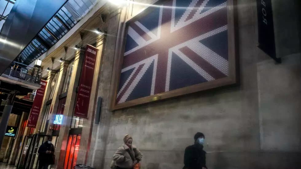 英国はヨーロッパの訪問者のための新しいオンライン入国許可を導入します